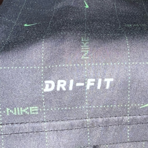 Nike Tee L Legend Printed Training Top Dri-Fit Black Green Logo Shirt - Picture 8 of 8